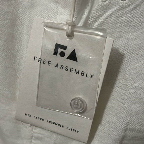 NWT Free Assembly Cotton Eyelet Flutter Sleeve-White-Sz XS - Picture 10 of 16